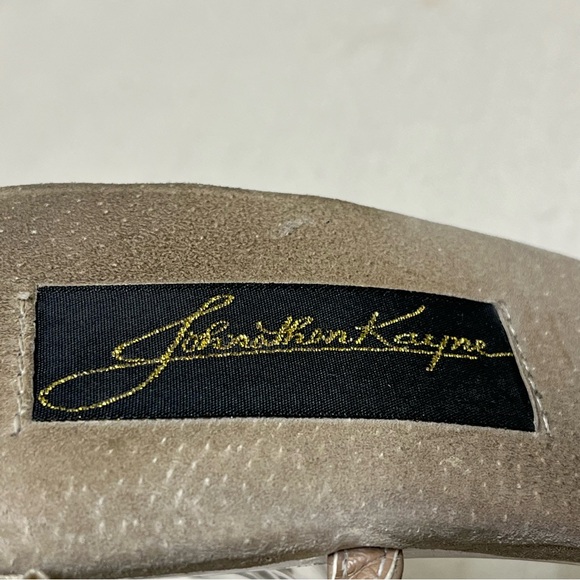Johnathan Kayne Austria Heels (910M Taupe) Size 8 - Picture 13 of 16